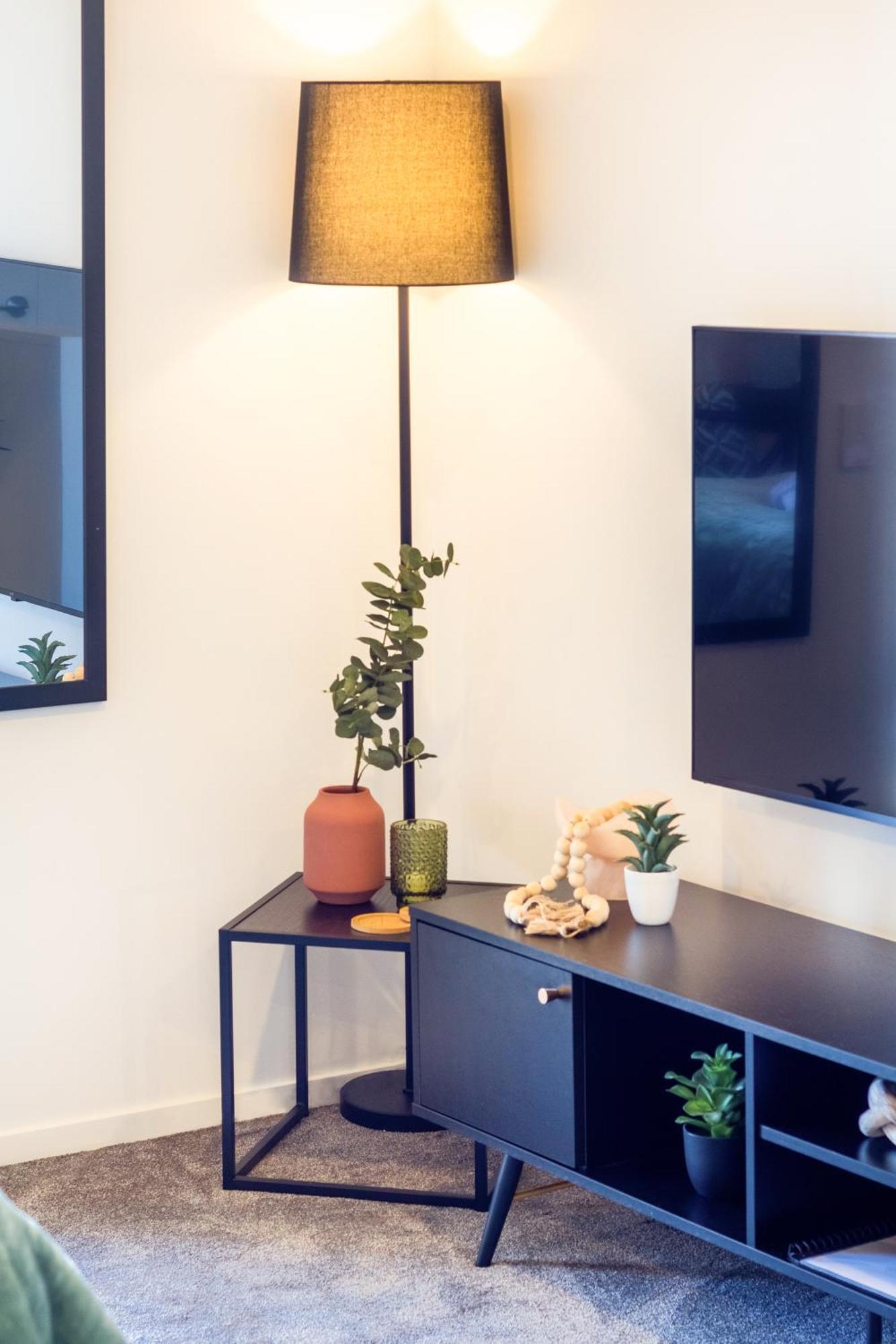 City Living: Upper Studio Haven On Wilmer 基督城 外观 照片