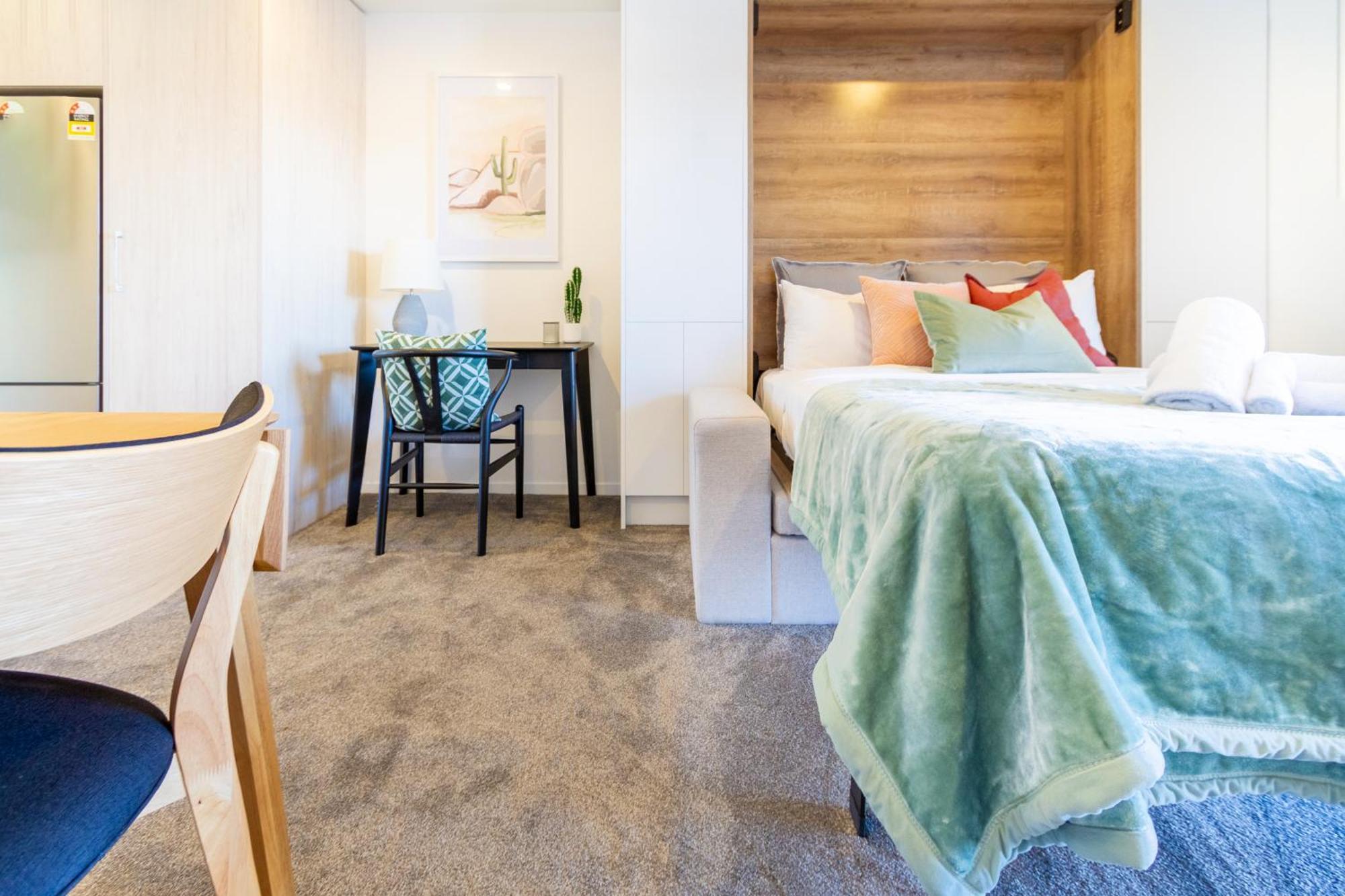 City Living: Upper Studio Haven On Wilmer 基督城 外观 照片