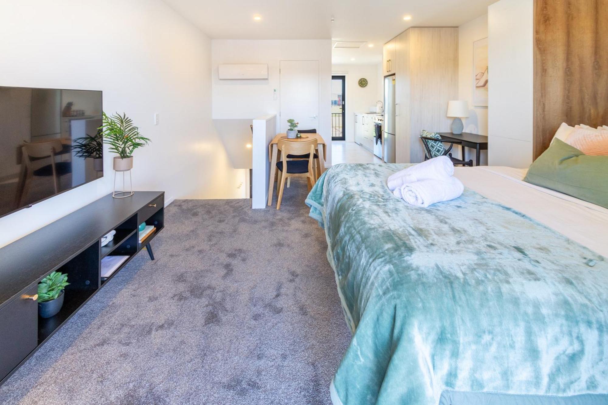 City Living: Upper Studio Haven On Wilmer 基督城 外观 照片